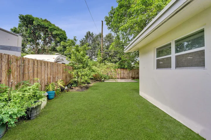13 04 Side house