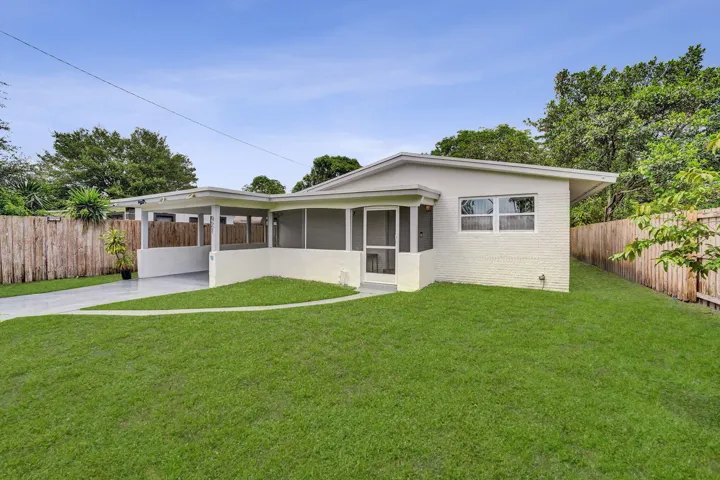 13 01 Front House