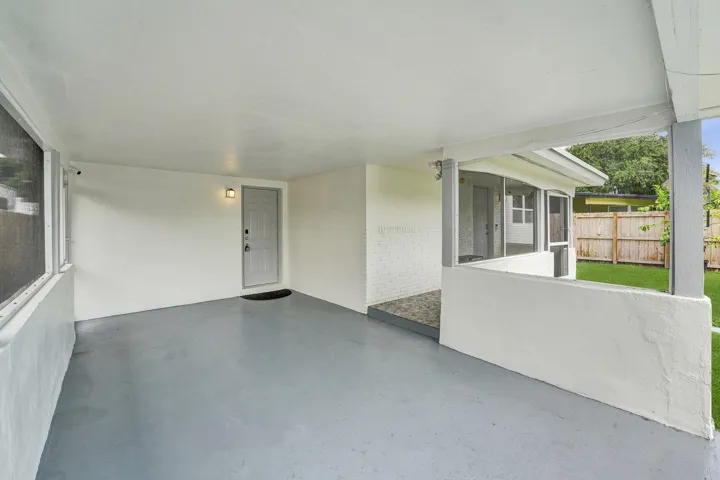 12 02 Car Port