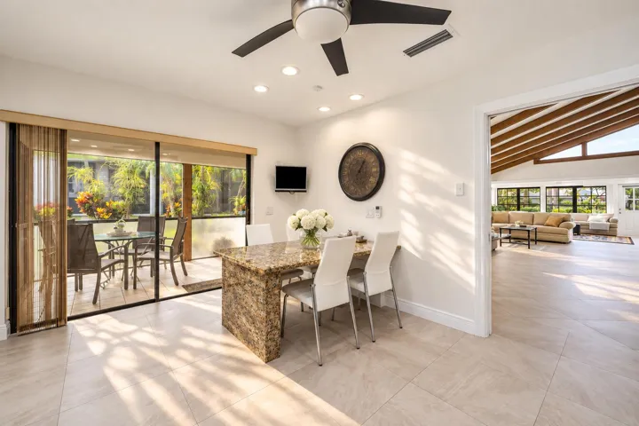 Eat-in Kitchen