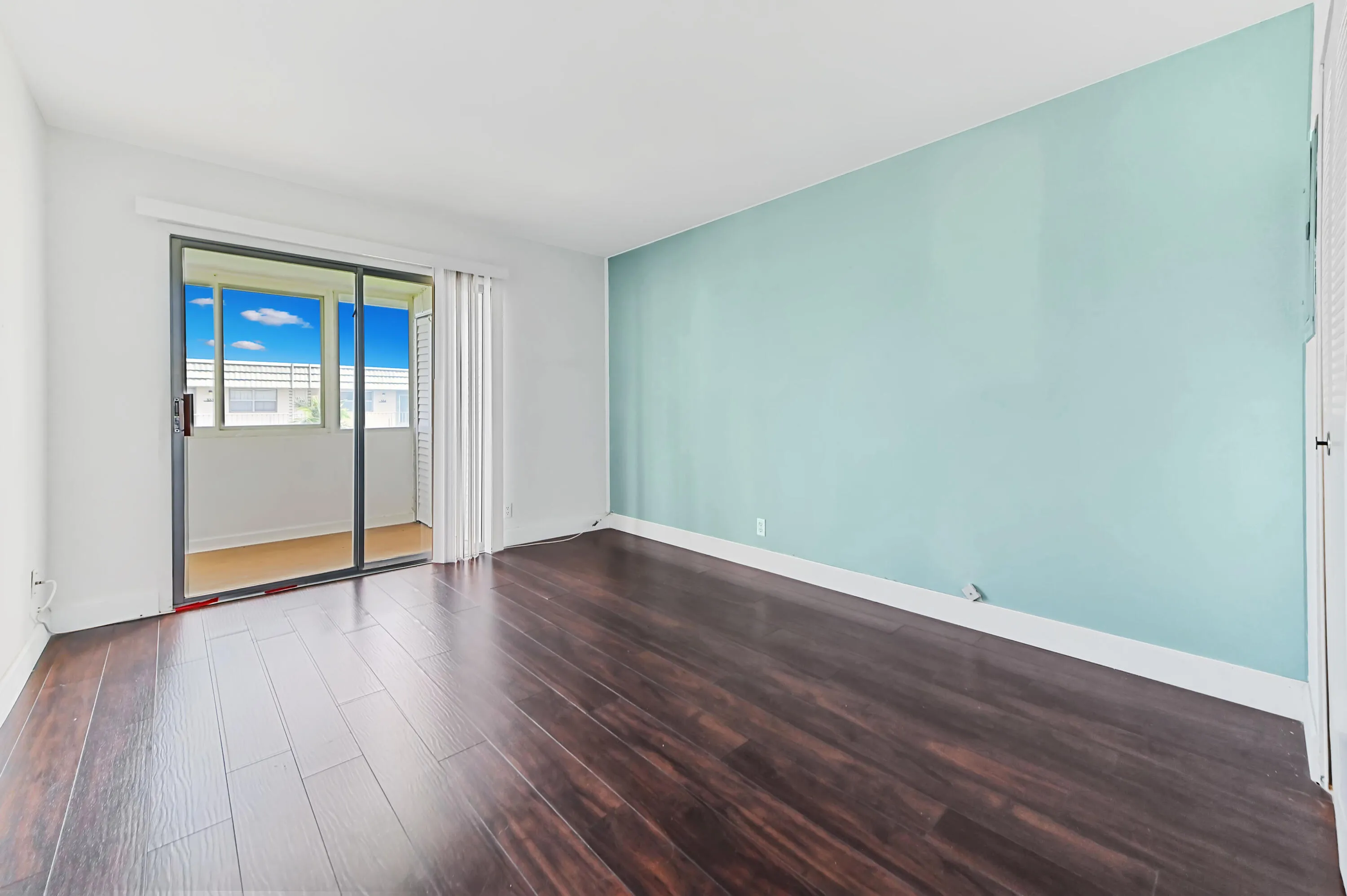08 Bedroom 01
