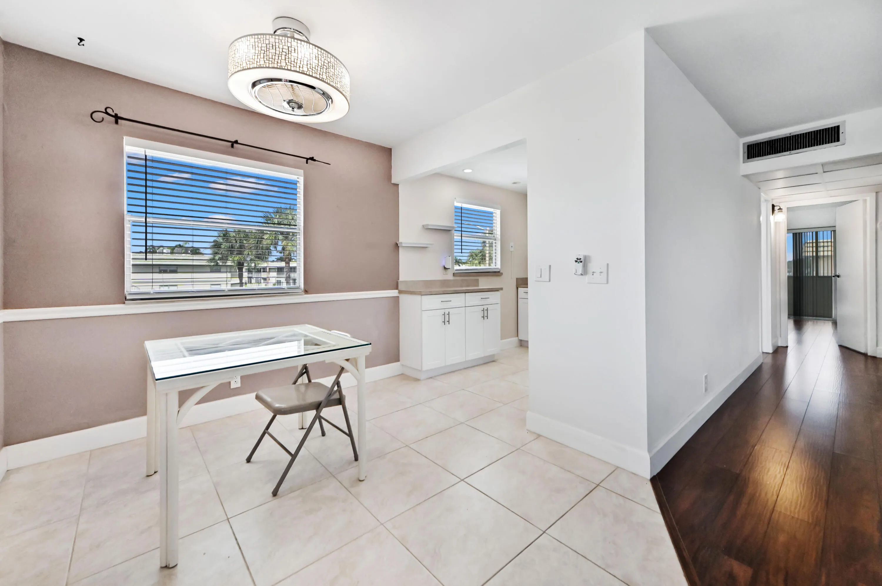 11 Dining room 01