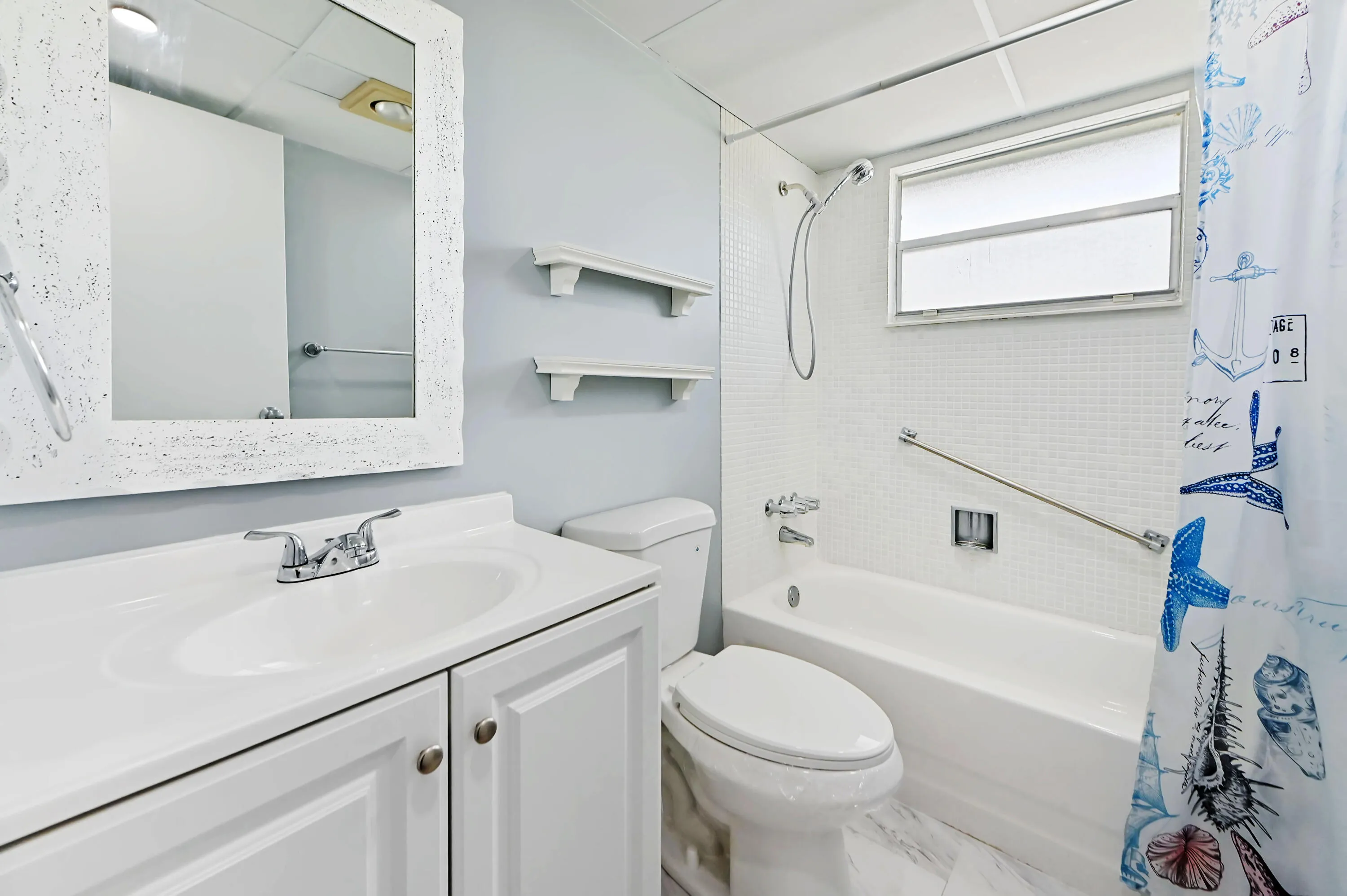 15 Bathroom 01