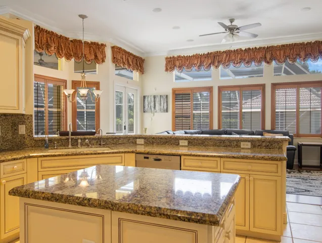 kitchen family room view(1)