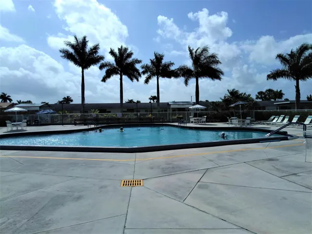 HEATED SWIMMING POOL
