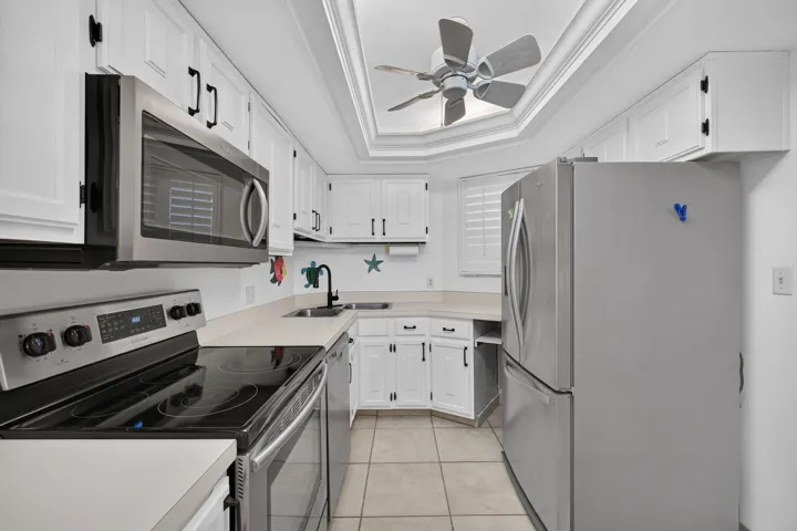 KITCHEN...,