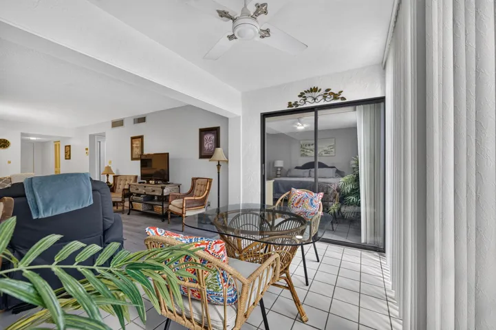 LIVING ROOM EXTENSION