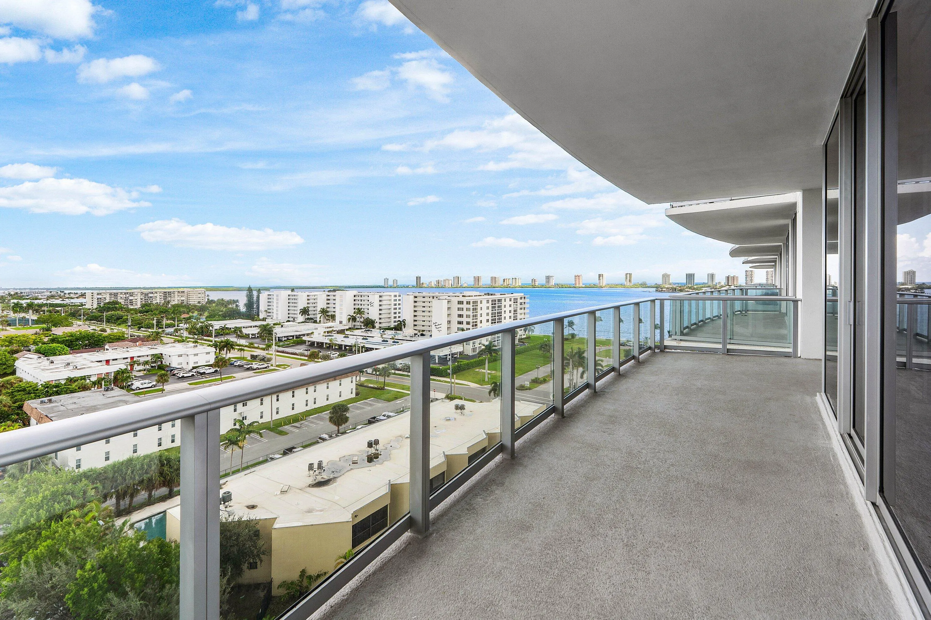 Spacious Balcony w/ Intracoastal View