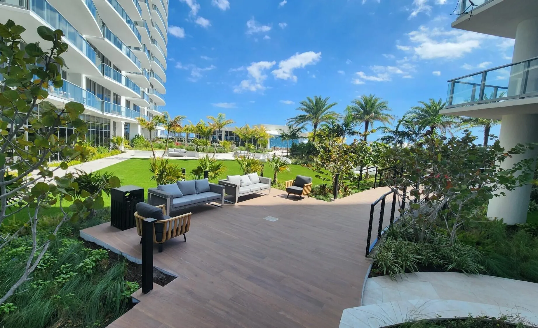 18a Rooftop Walking Paths