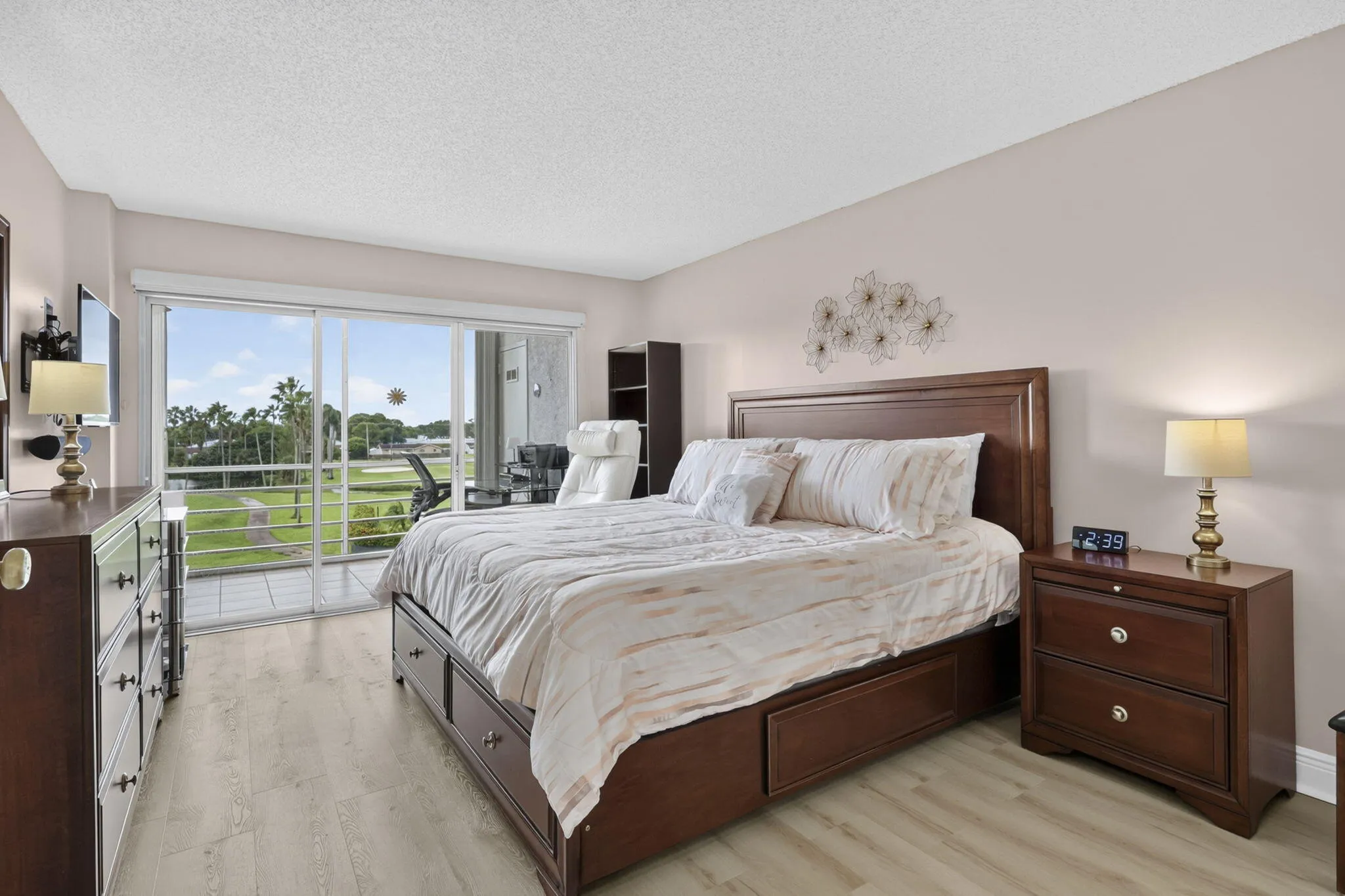 52-web-or-mls-BS1A3600