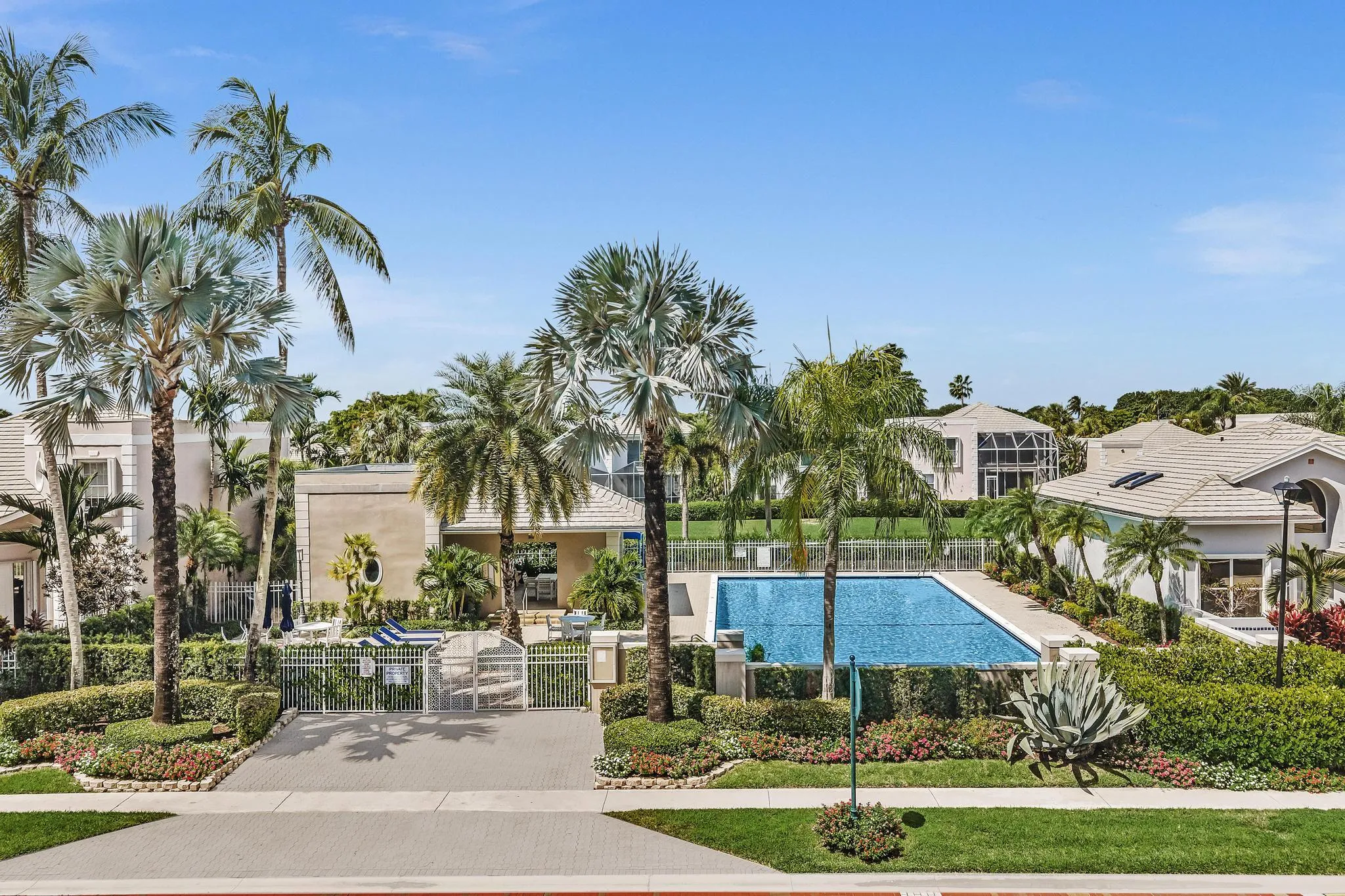 Nice community pool