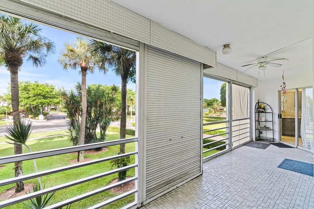 Via Poinciana patio