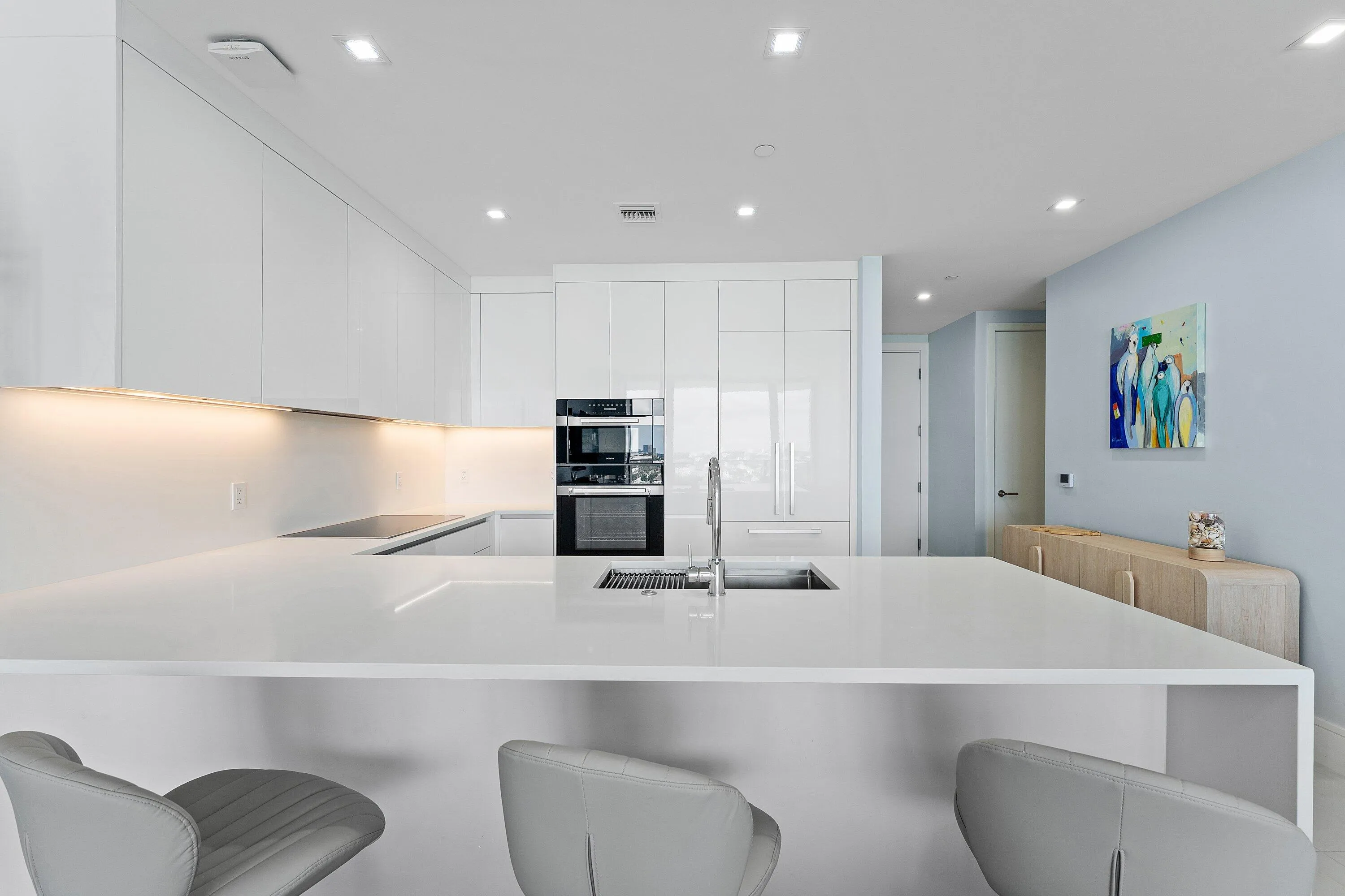 KITCHEN ISLAND