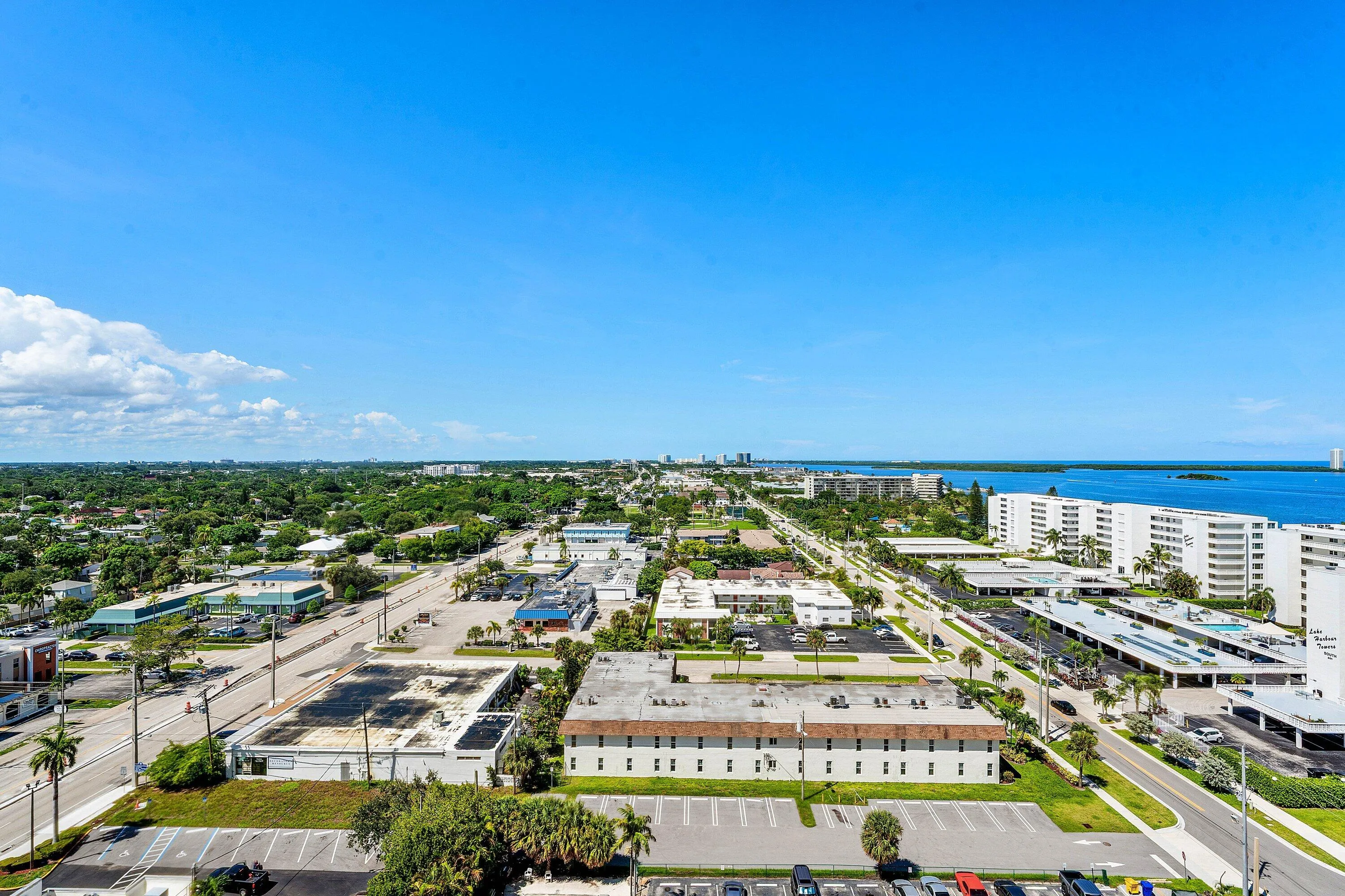 049-220LakeShoreDrive-1209-LakePark-FL-3