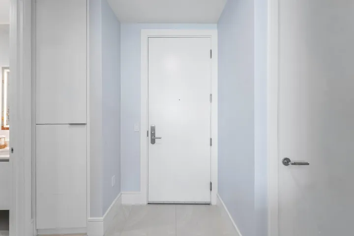 UNIT 1209 FOYER