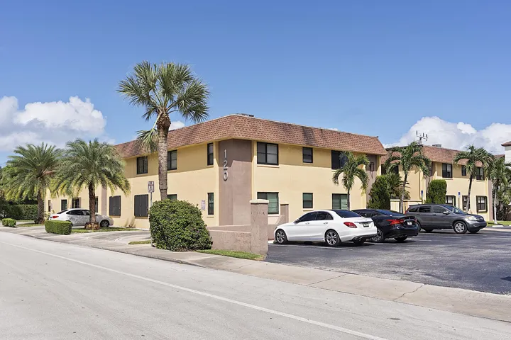 120 N M St - unit #N - 064
