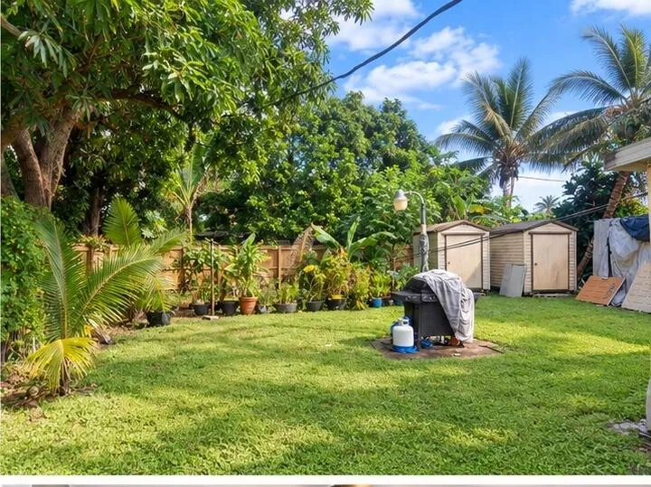 property_photo_2_backyard (2)
