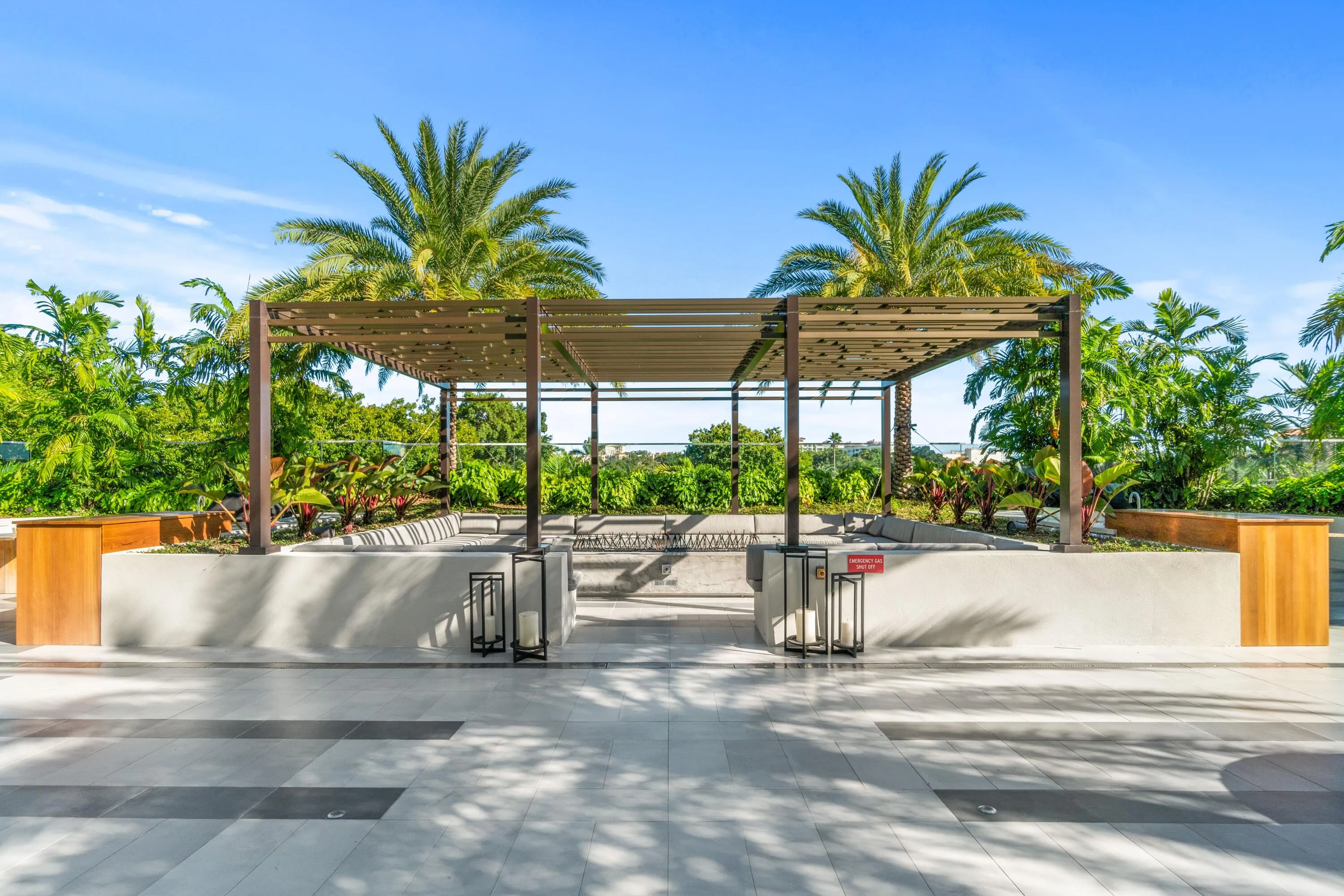 053-200SoutheastMiznerBoulevard-BocaRato