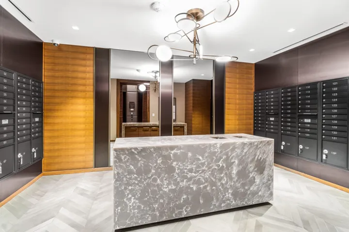 050-200SoutheastMiznerBoulevard-BocaRato