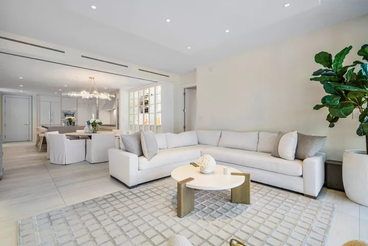 014-200SoutheastMiznerBoulevard-BocaRato