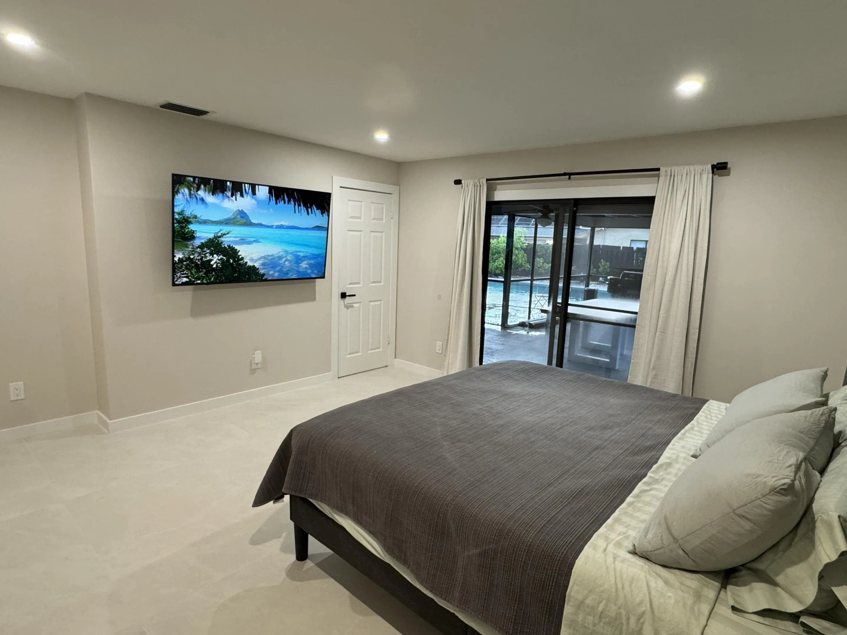 Master Bedroom View3