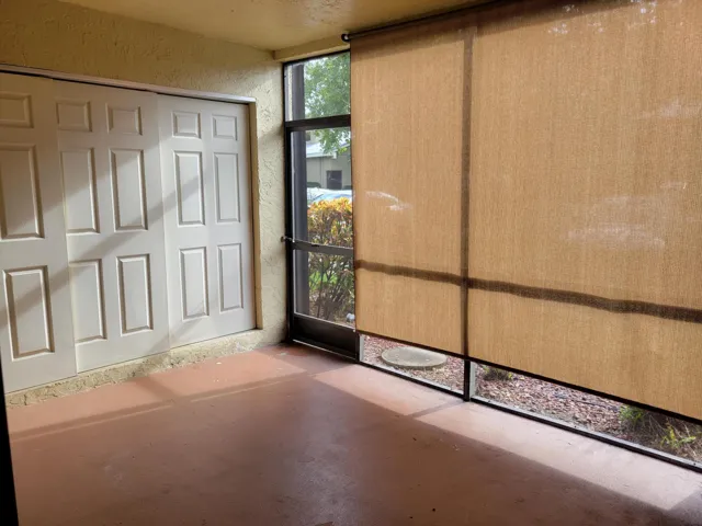 2539 NW 49th Ter 703, Gabriela Guimaraes