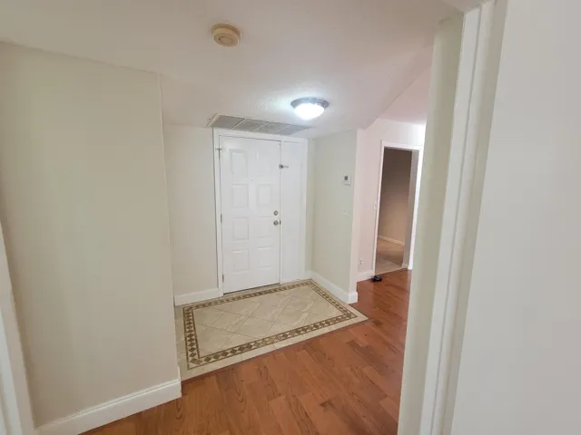 2539 NW 49th Ter 703, Gabriela Guimaraes