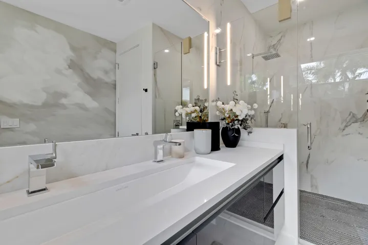 28_accutour_02 1504-ne-6th-ct -029
