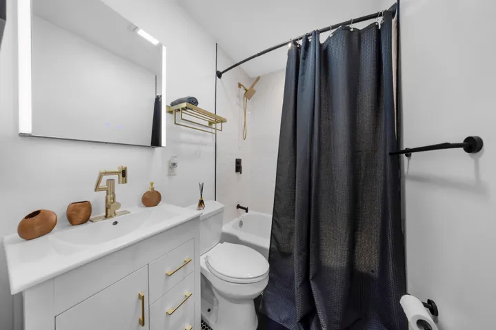 700 NE 16th Ct-Fort Lauderdal-Bianca-22