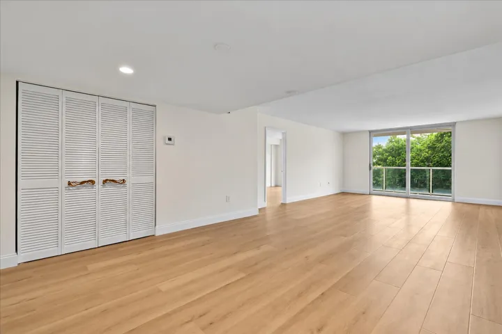 DINING/ LIVING ROOM AREA