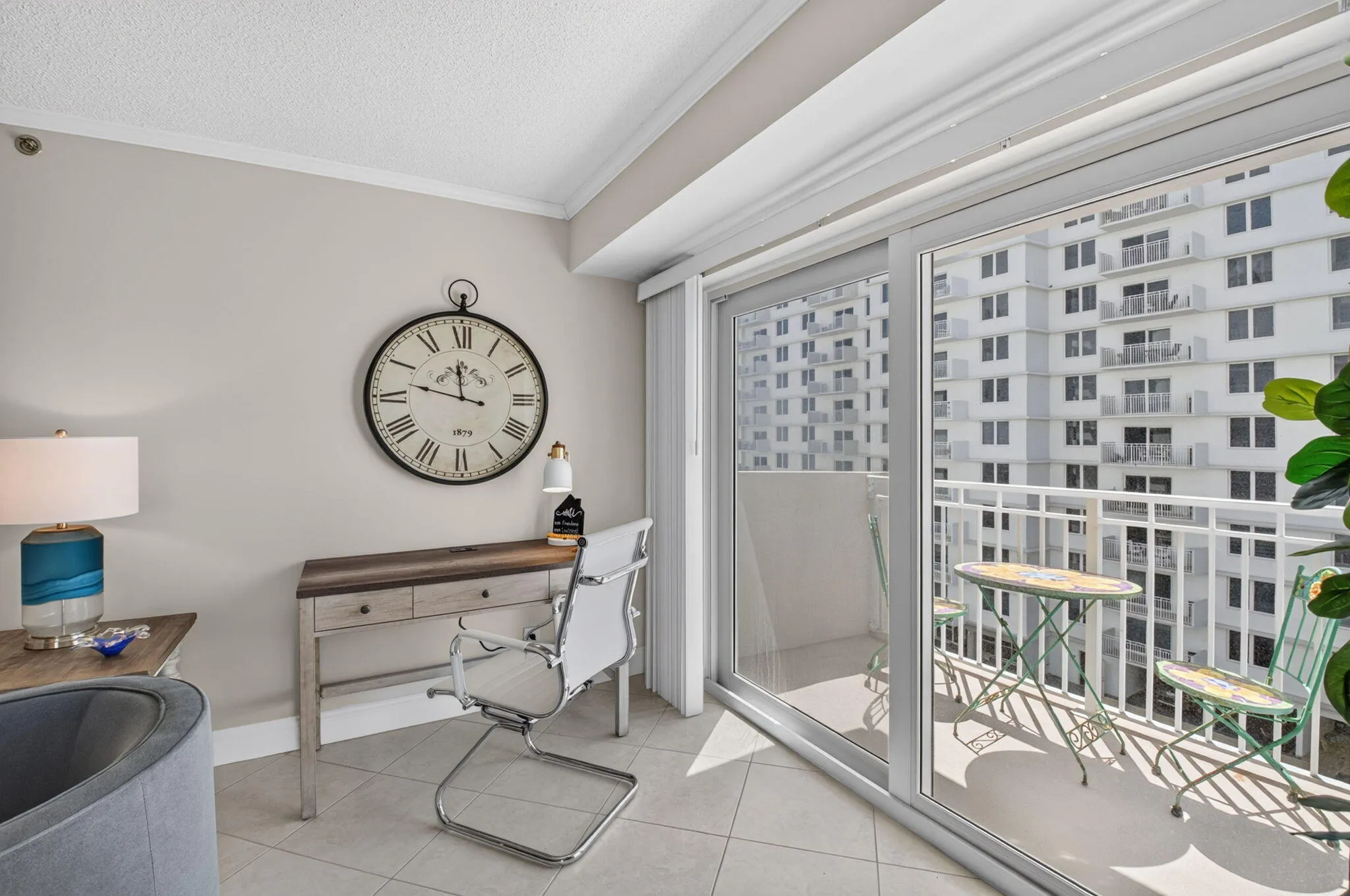 Convenient desk with a view to envy