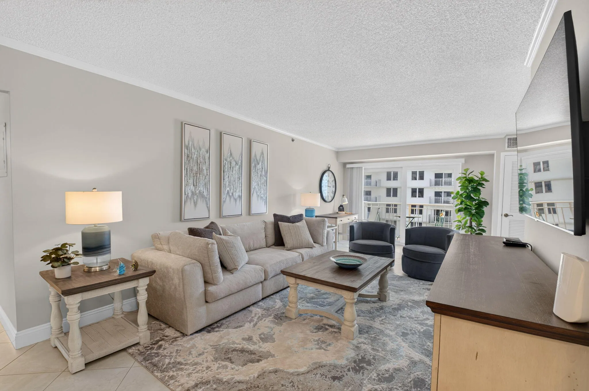 Practical layout, perfect for quiet weekends or entertaining friends