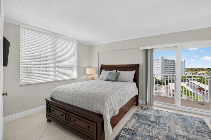 2nd bedroom has it's own balcony