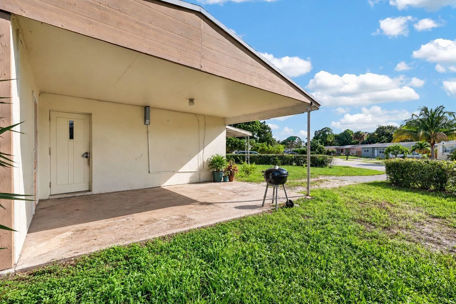 carport view 3