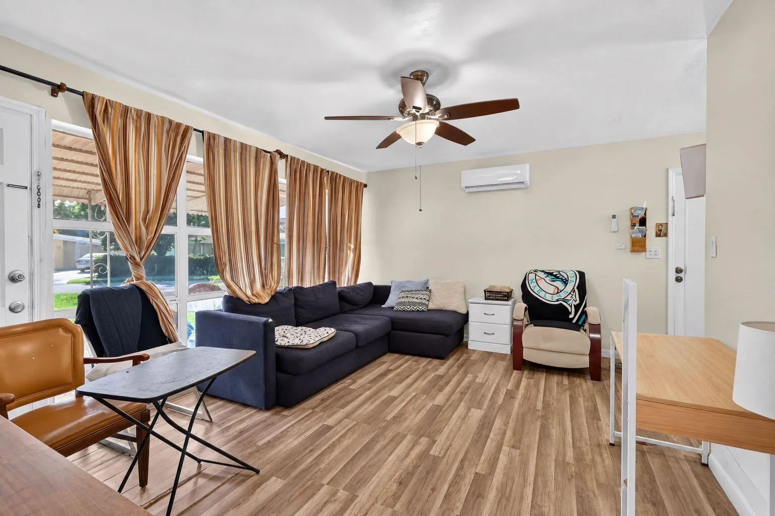 living room 4