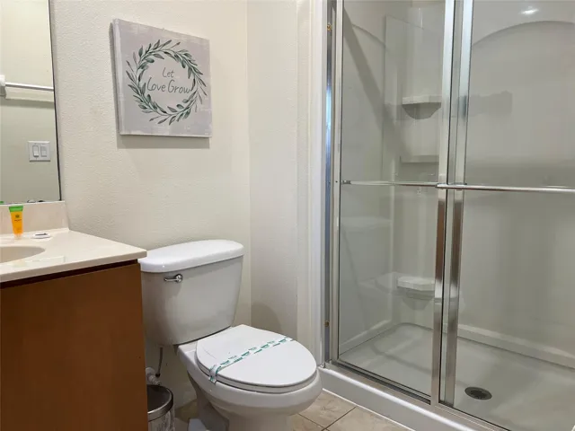 Bathroom 1om 2