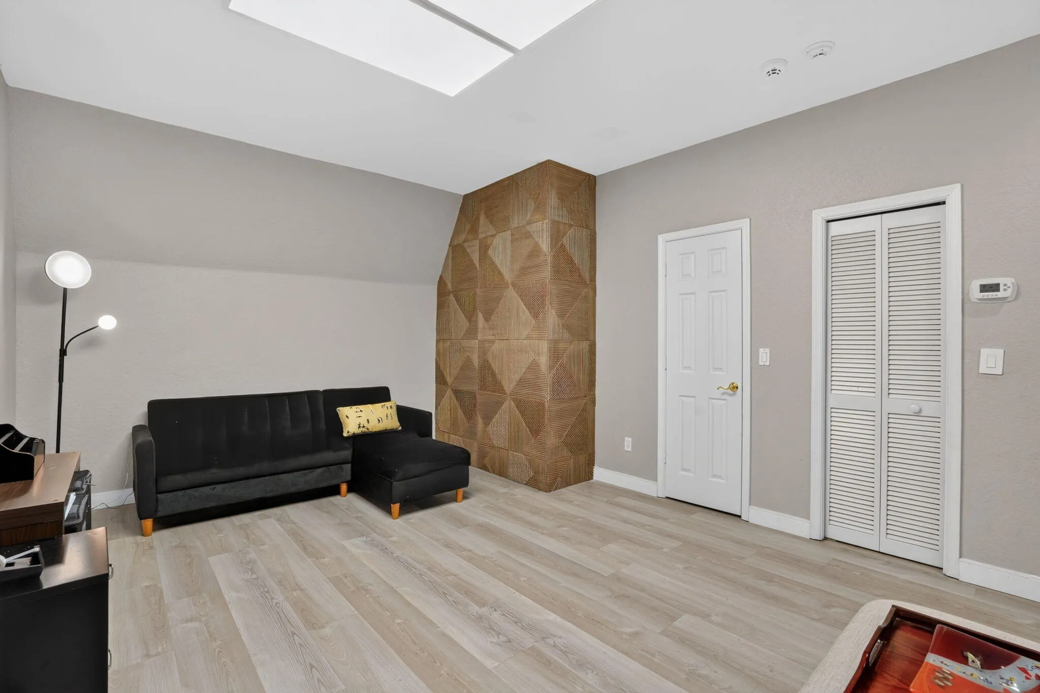 Possible 4th bedroom.