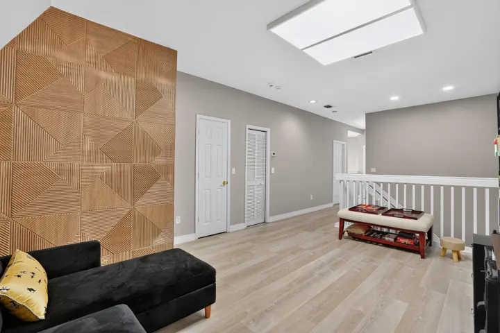 Possible 4th bedroom.