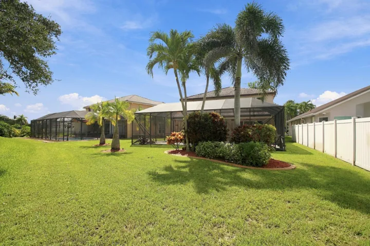 43-Property Photo 043