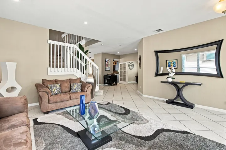 09-Property Photo 009