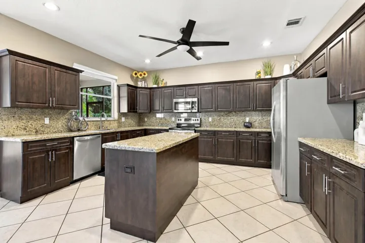 16-Property Photo 016