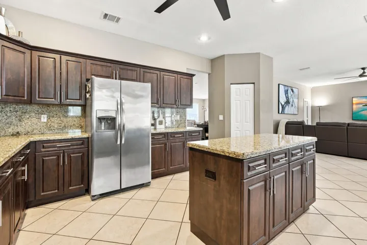 19-Property Photo 019