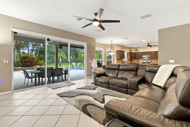 15-Property Photo 015