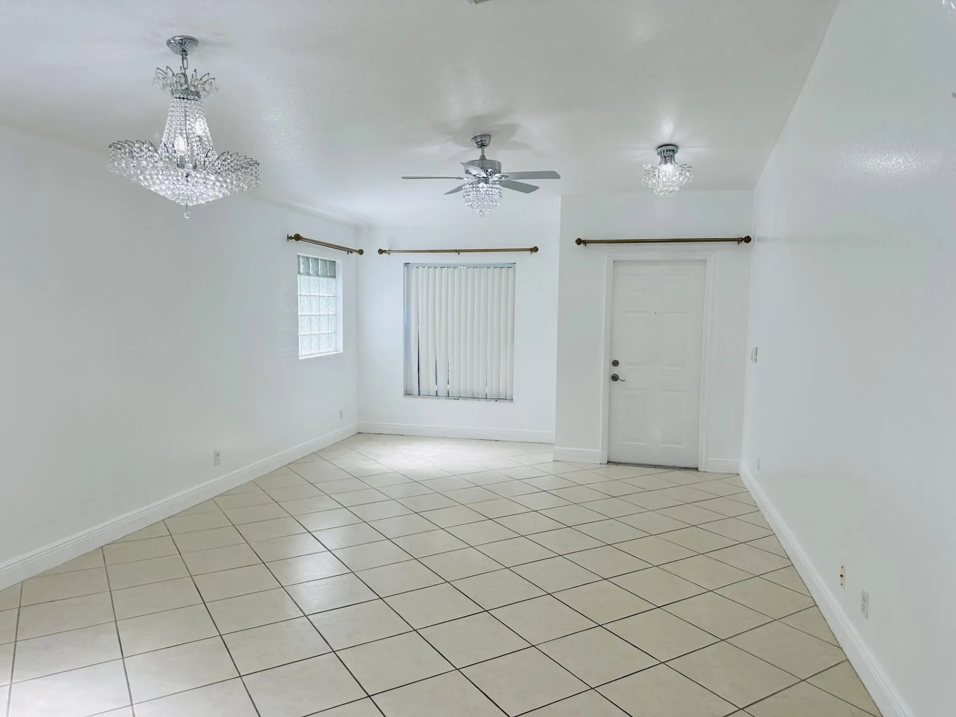 Entertain Room
