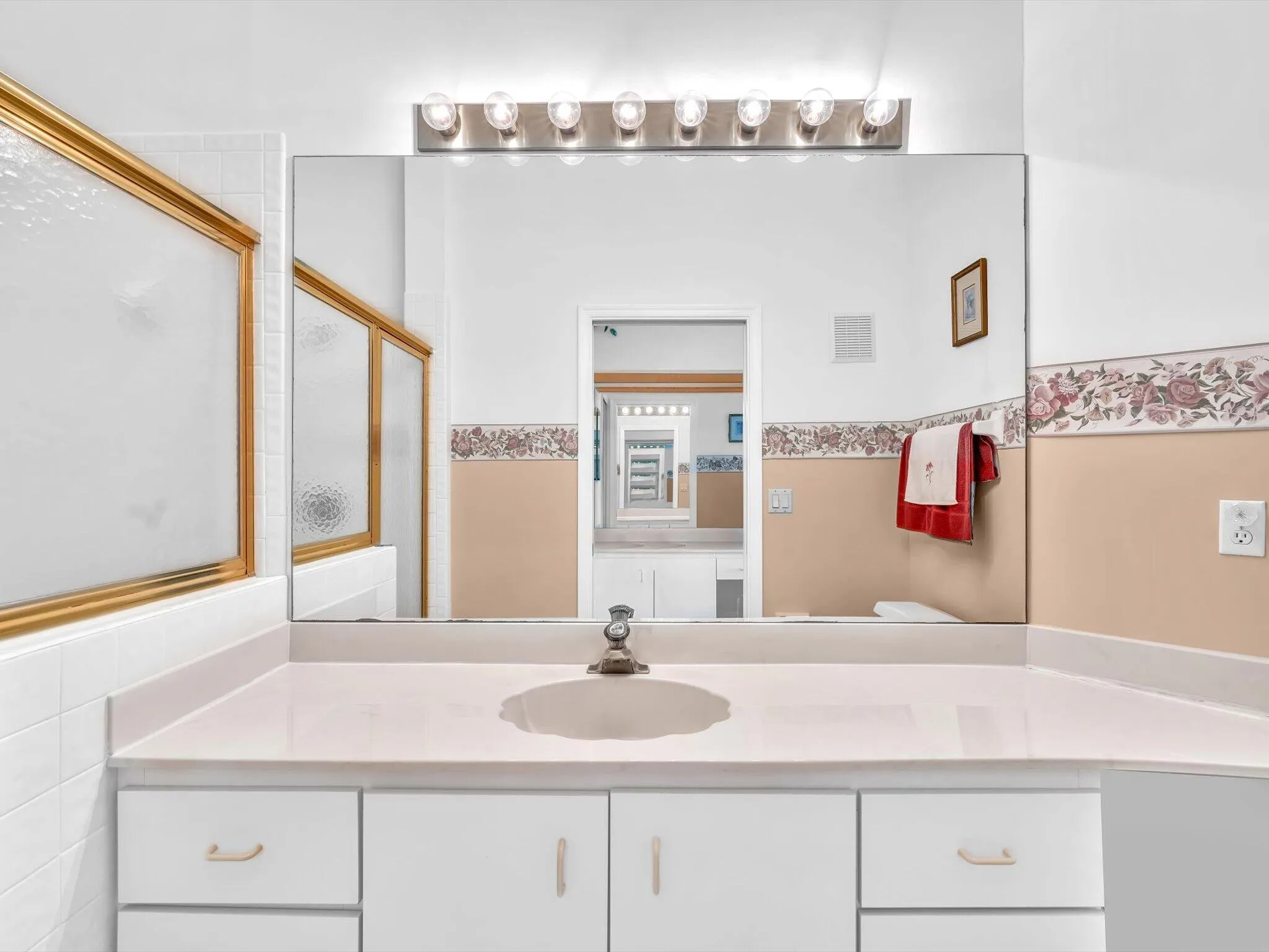 prim bath dress area