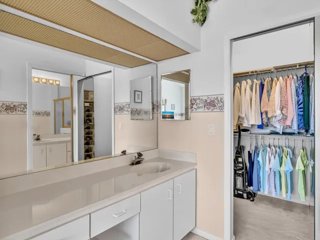 walk in closet
