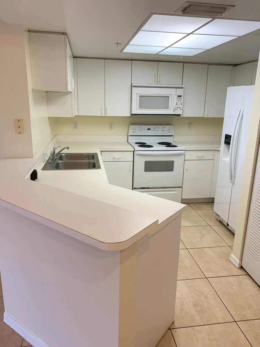 LARGE OPEN KITCHEN!