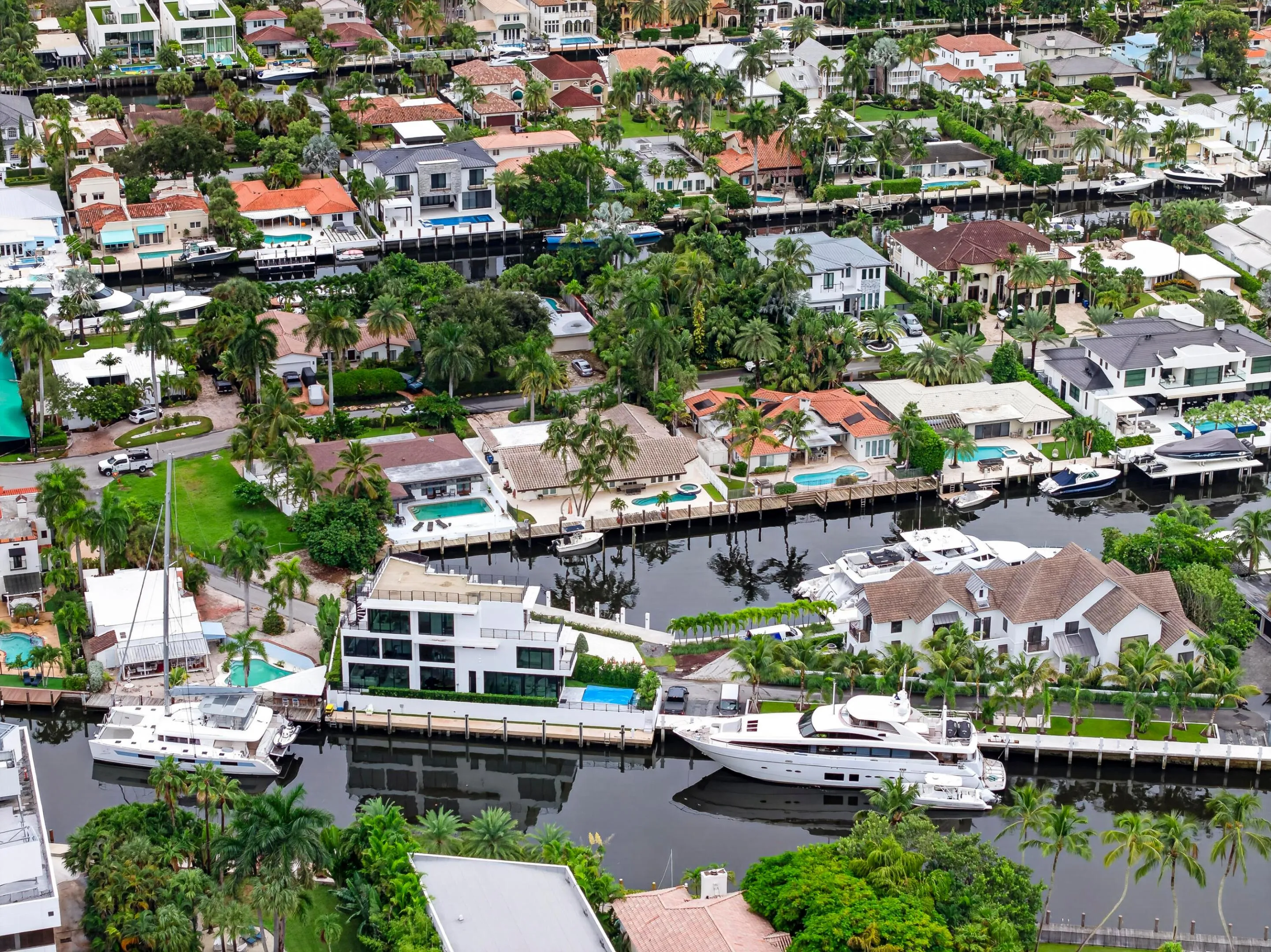 329 Isle of Capri Drive. Fort Lauderdale