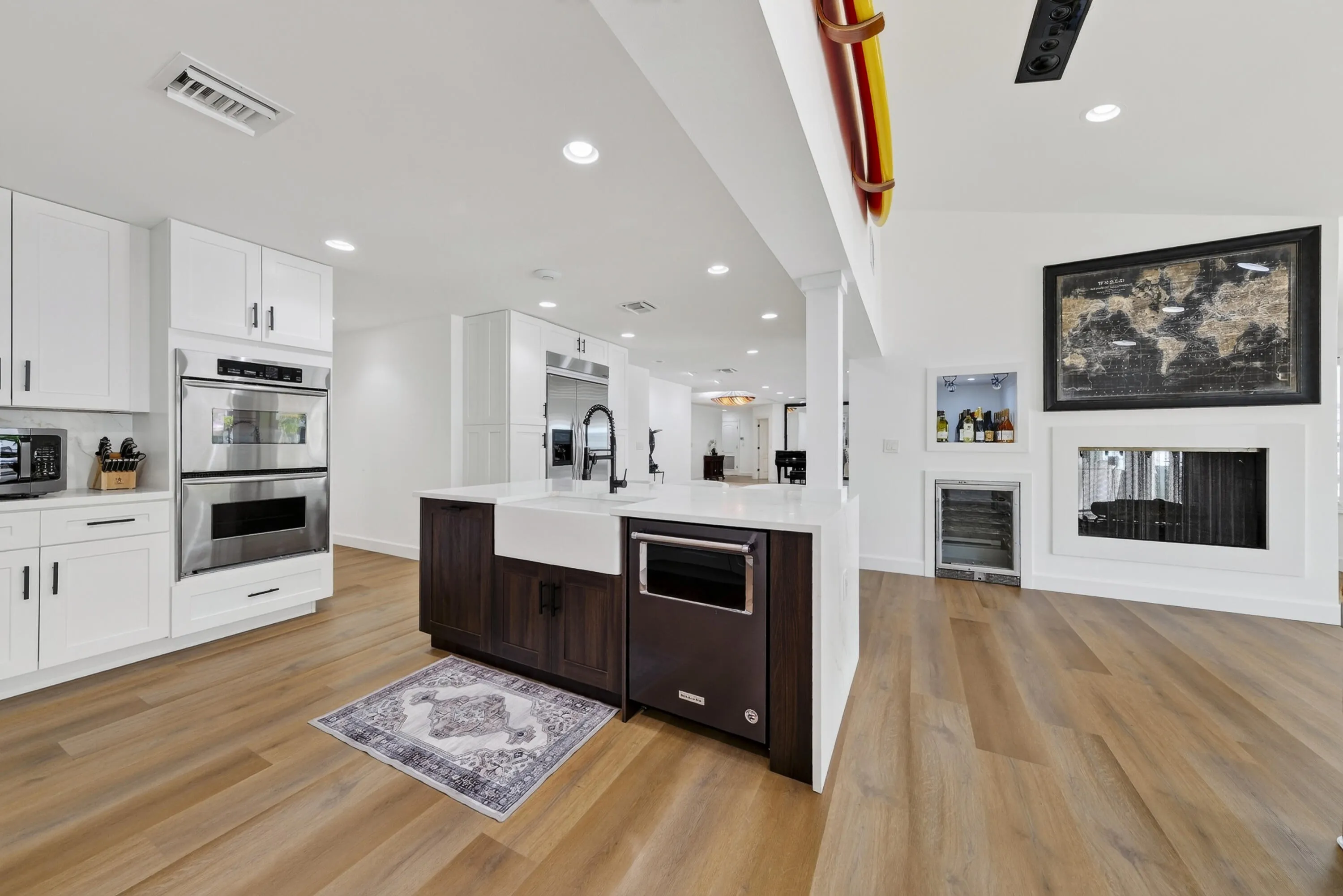 329 Isle of Capri Drive. Fort Lauderdale
