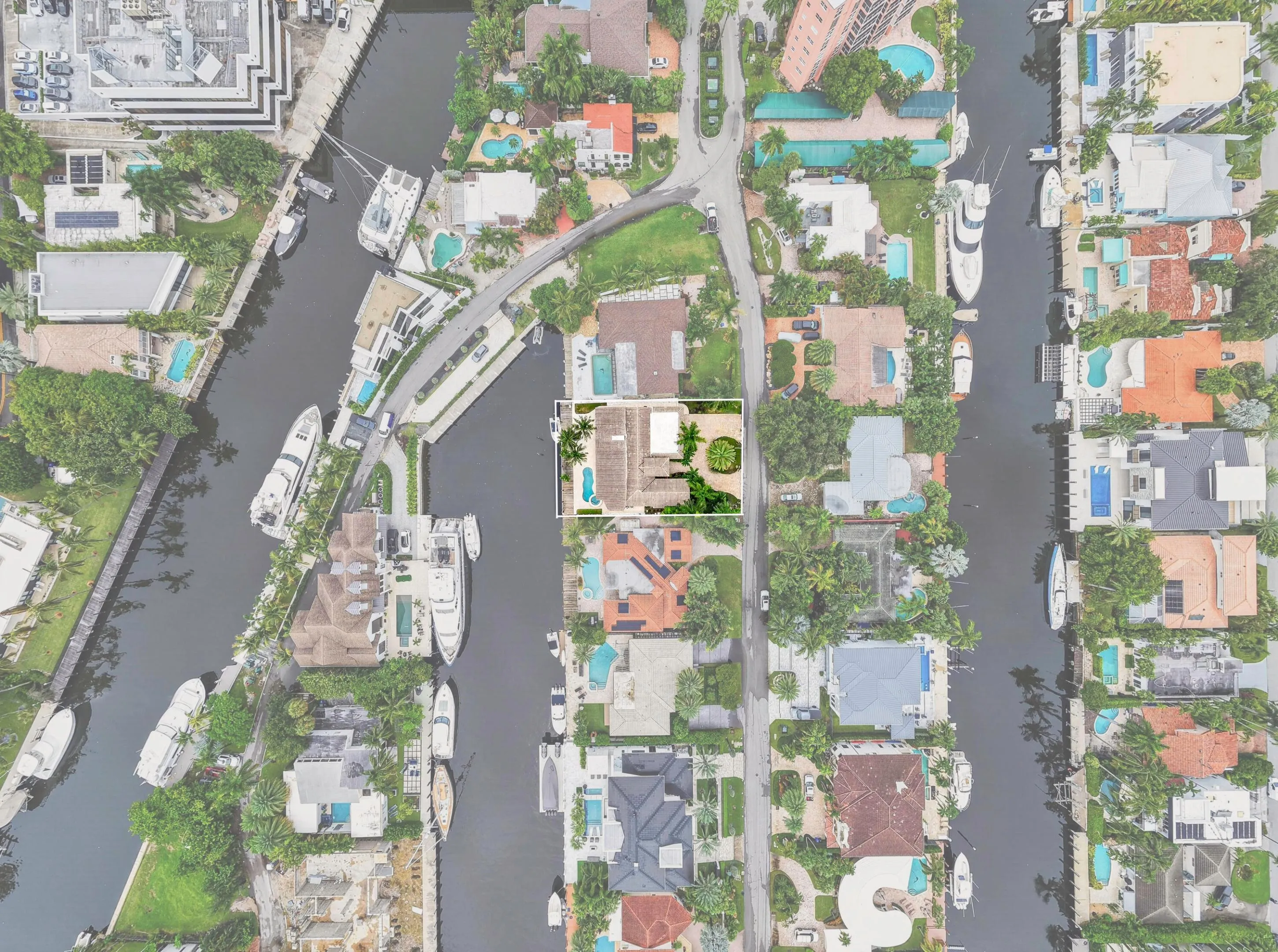 329 Isle of Capri Drive. Fort Lauderdale